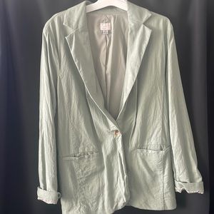 Woman’s sage blazer